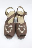 画像1: Fi.n.t / ブーケ刺繍ウッドライクソールサンダル M ブラウン I-26-03-23-122-CA-SH-SA-ZI (1)