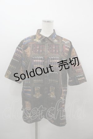 画像: Q-pot. / メルティーブックシェルフシャツ ユニセックス ブラウン I-26-03-23-002-QP-BL-SA-ZI