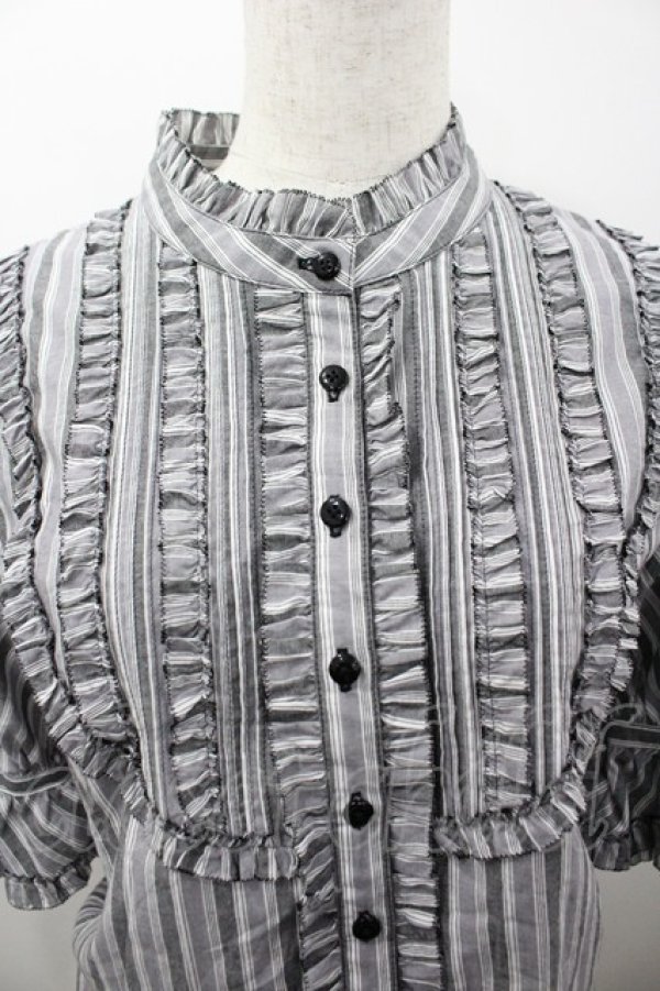 画像2: PINK HOUSE / ヨークフリルブラウス  黒Ｘ白 I-26-03-23-032-LO-BL-SA-ZI (2)