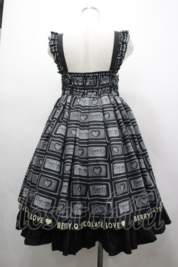 画像2: BERRY.Q（海外ロリータブランド） / チョコレート柄ジャンパースカート  黒 I-26-03-25-042-LO-BG-SA-ZI (2)