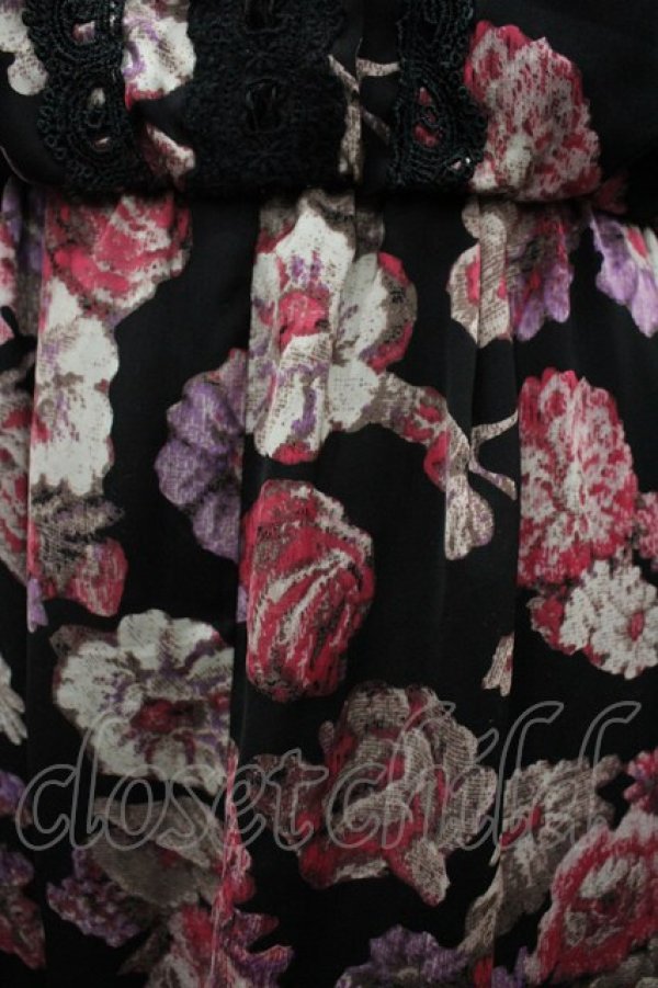 画像2: axes femme / ファーティペ付き花柄ワンピース  黒ＸピンクＸパープル I-26-03-25-059-AX-OP-SA-ZI (2)