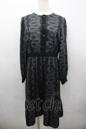 画像: HYSTERIC GLAMOUR / SNAKE LOOP柄ギャザーワンピース  ブラック I-26-03-25-065-PU-OP-SA-ZI