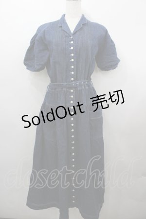 画像: INGEBORG / フロントピンタック半袖デニムワンピース  黒 I-26-03-25-071-LO-OP-SA-ZI