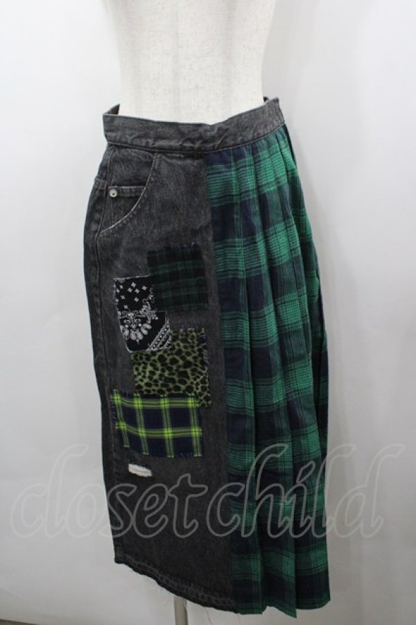 画像1: Candy Stripper / CANDY PATCHWORK DENIM SKIRT  グリーン I-26-03-25-085-PU-SK-SA-ZI (1)