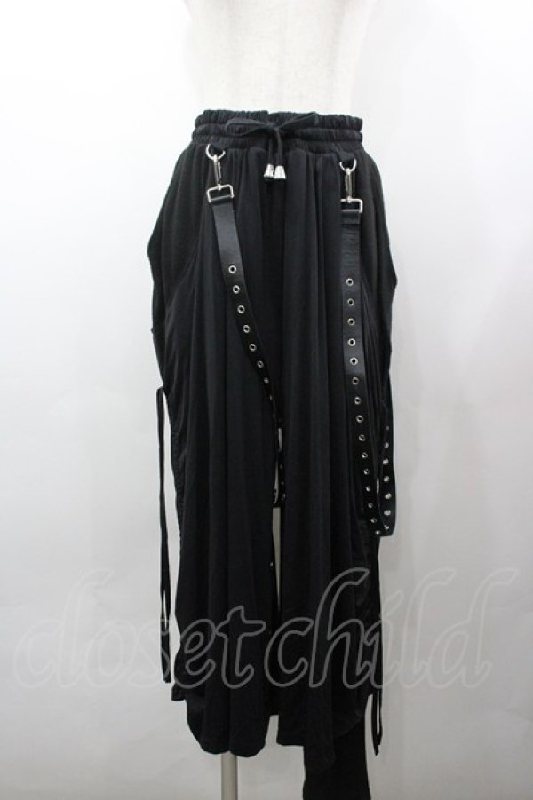 画像1: NOVESSEL / サスペンダー付きスカートレイヤードワイドパンツ  黒 I-26-03-25-087-PU-PA-SA-ZI (1)