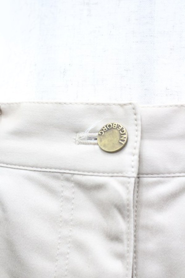 画像2: INGEBORG / ロゴ刺繍ポケットロングスカート  ベージュ I-26-03-25-102-LO-SK-SA-ZI (2)