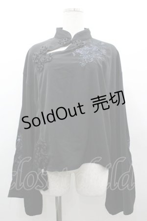 画像: AdaNous / 咲き誇る チャイナ風ブラウス  黒 I-26-03-25-011-PU-BL-SA-ZI