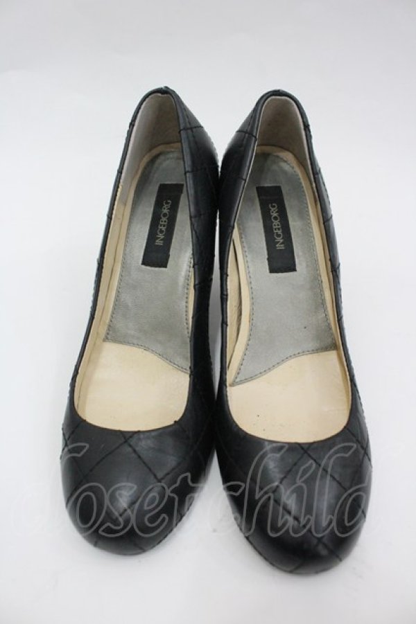 画像1: INGEBORG / キルティングパンプス M 黒 I-26-03-25-121-LO-SH-SA-ZI (1)