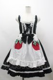 画像1: BABY,THE STARS SHINE BRIGHT / Snow White りんごのエプロンジャンパースカート  黒×白 I-26-03-30-030-BA-OP-TE-ZI (1)