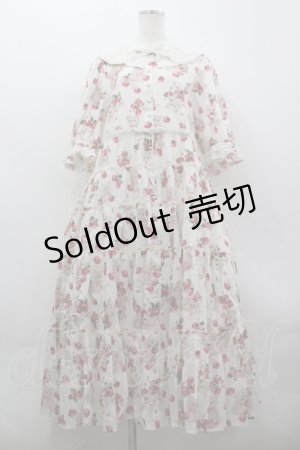 画像: alcali / alcali × misako aoki/サイベリアンストロベリーワンピース  白 I-26-03-30-053-LO-OP-SA-ZI