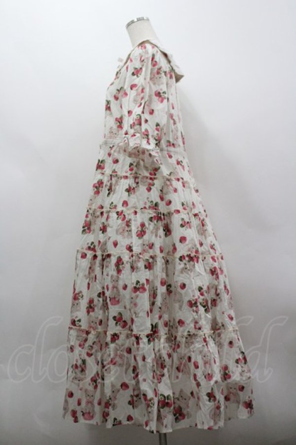 画像2: alcali / alcali × misako aoki/サイベリアンストロベリーワンピース  白 I-26-03-30-053-LO-OP-SA-ZI (2)