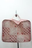 画像1: PINK HOUSE / バラ園うさぎ柄パッチワークプリントトラベルケース  ピンク I-26-03-30-082-LO-ZA-SA-ZI (1)
