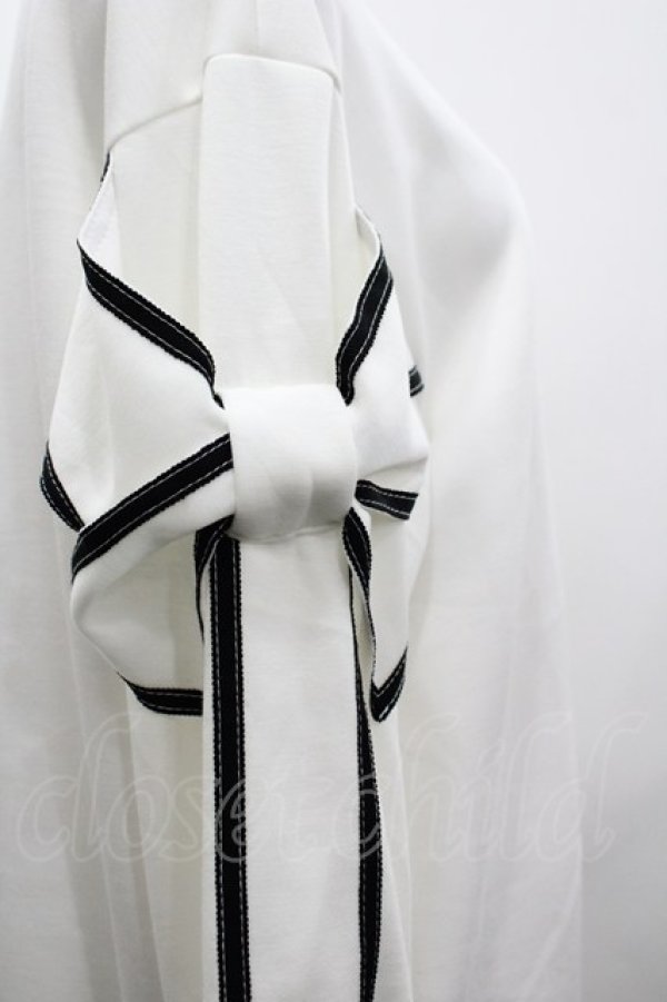 画像3: axes femme / 袖リボンカットプルオーバー F 白 I-26-03-30-016-AX-TO-TE-ZI (3)