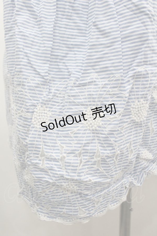 画像3: Emily Temple cute / マーガレット刺繍ボーダー半袖ワンピース  青Ｘ白 I-26-04-01-079-ET-OP-SA-ZI (3)