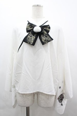 画像: Amavel / 手まりの遊びとシマエナガ和風ブラウス  白 I-26-04-01-010-CA-BL-SA-ZI