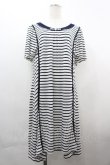 画像1: axes femme / 胸元ビジューストライプカットワンピース  黒Ｘ白 I-26-04-01-100-AX-OP-SA-ZI (1)