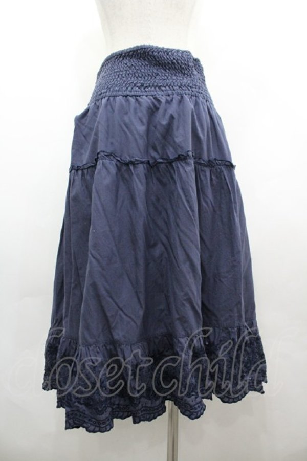 画像2: axes femme / フロント編み上げ&裾スパンコール刺繍スカート  ネイビー I-26-04-01-113-AX-SK-SA-ZI (2)