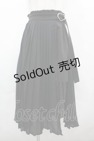 画像: Honey Cinnamon / ハートバックルプリーツラップスカート  黒 I-26-04-03-068-LO-SK-TE-ZI