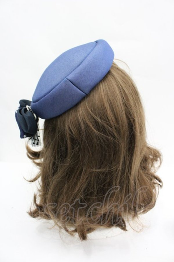 画像3: axes femme / ブローチ付カクテルハット  ブルー I-26-04-03-087-AX-TO-TE-ZI (3)
