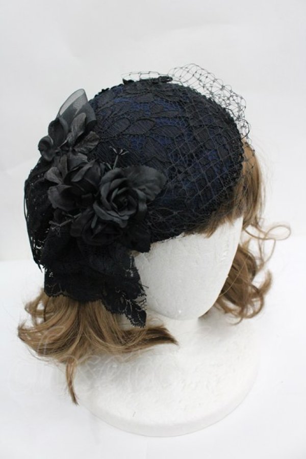 画像1: Morun x Muuna Stoik / コサージュ付きカクテルハット  黒 I-26-04-03-090-LO-ZA-SA-ZI (1)
