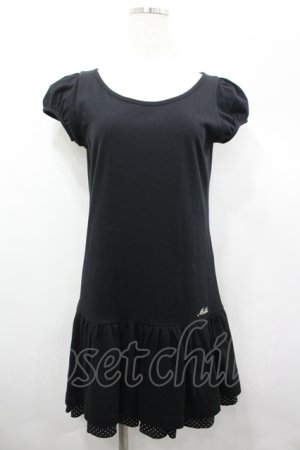 画像: MILK / ロゴ刺繍&裾ドット半袖カットワンピース  黒Ｘ白 I-26-04-06-044-ML-OP-SA-ZI