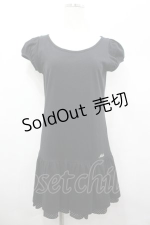 画像: MILK / ロゴ刺繍&裾ドット半袖カットワンピース  黒Ｘ白 I-26-04-06-044-ML-OP-SA-ZI