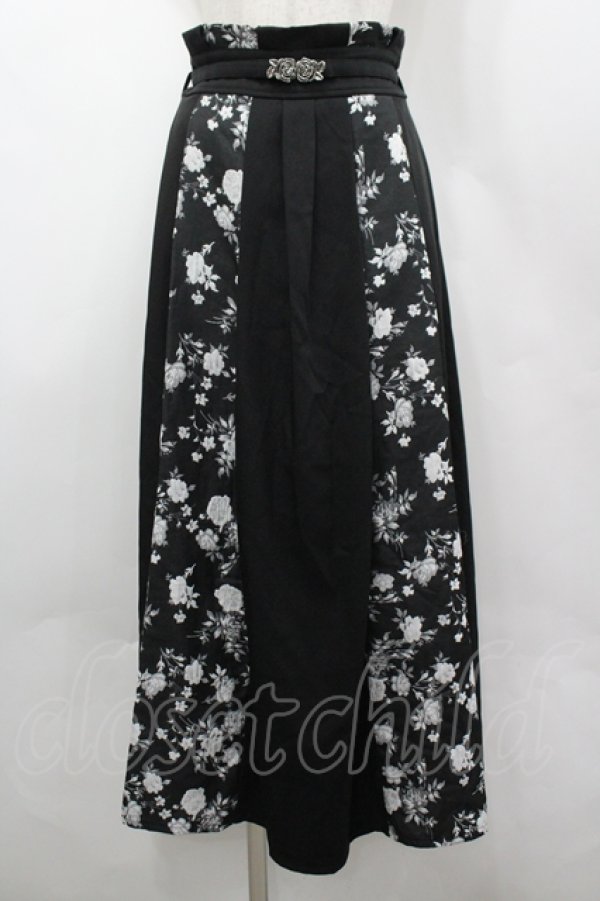 画像1: axes femme / ローズベルト付きジャカードスカート  黒Ｘ白 I-26-04-06-092-AX-SK-SA-ZI (1)