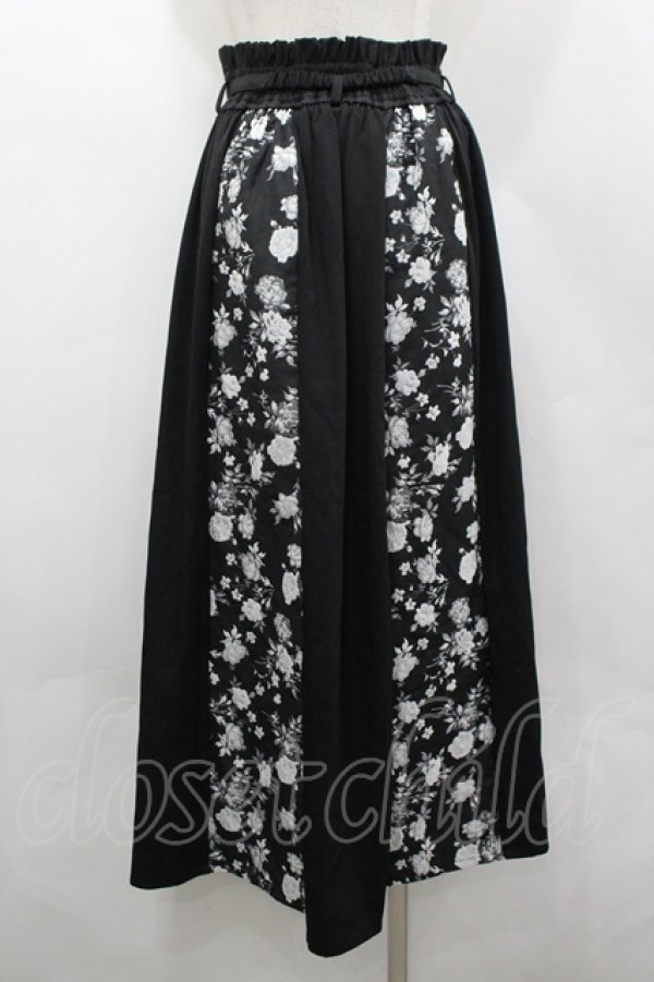 画像3: axes femme / ローズベルト付きジャカードスカート  黒Ｘ白 I-26-04-06-092-AX-SK-SA-ZI (3)