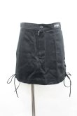 画像1: SEXY DYNAMITE LONDON / サイドレースアップミニスカート  ブラック I-26-04-06-097-PU-SK-SA-ZI (1)