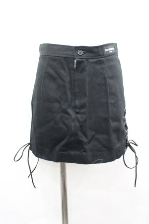 画像: SEXY DYNAMITE LONDON / サイドレースアップミニスカート  ブラック I-26-04-06-097-PU-SK-SA-ZI