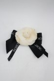 画像1: INGEBORG / カメリアリボンコサージュ  白×黒 I-26-04-06-119-LO-ZA-TE-ZI (1)