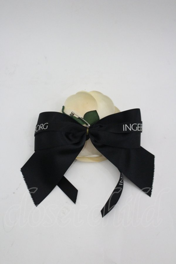 画像2: INGEBORG / カメリアリボンコサージュ  白×黒 I-26-04-06-119-LO-ZA-TE-ZI (2)