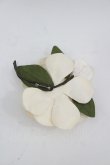 画像2: INGEBORG / フラワーコサージュ  白 I-26-04-06-120-LO-AC-TE-ZI (2)