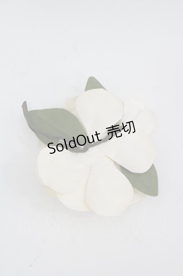 画像2: INGEBORG / フラワーコサージュ  白 I-26-04-06-120-LO-AC-TE-ZI (2)