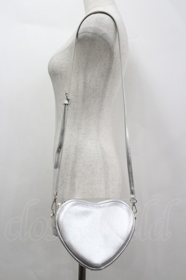 画像2: axes femme POETIQUE / ロゴプレートハートポシェット  シルバー I-26-04-08-042-AX-BG-TE-ZI (2)