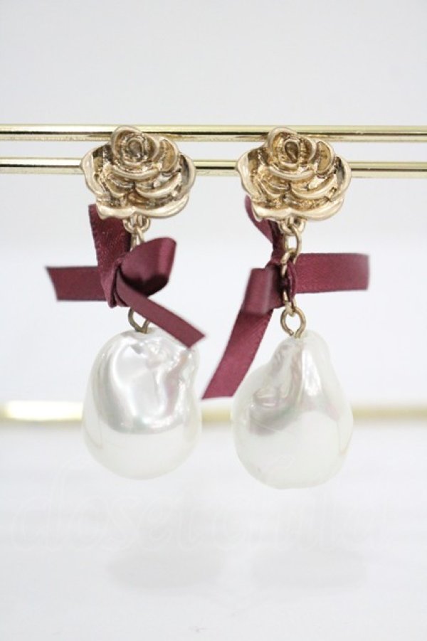 画像1: axes femme / リボン×偏光パールイヤリング  ピンク I-26-04-08-113-AX-AC-SA-ZI (1)