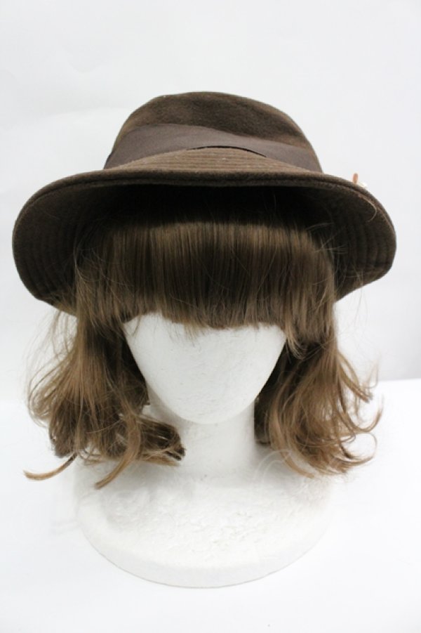 画像2: axes femme / ファーコサージュポークパイ  ブラウン I-26-04-10-112-AX-AC-SA-ZI (2)