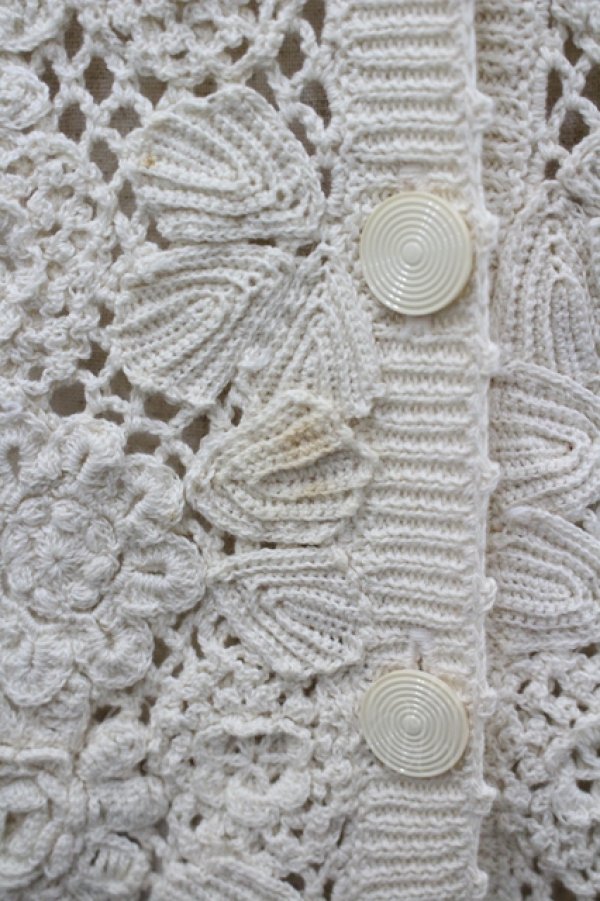 画像2: KANEKO ISAO / フラワー編みニットカーディガン  ベージュ I-26-04-12-019-EL-TO-SA-ZI (2)