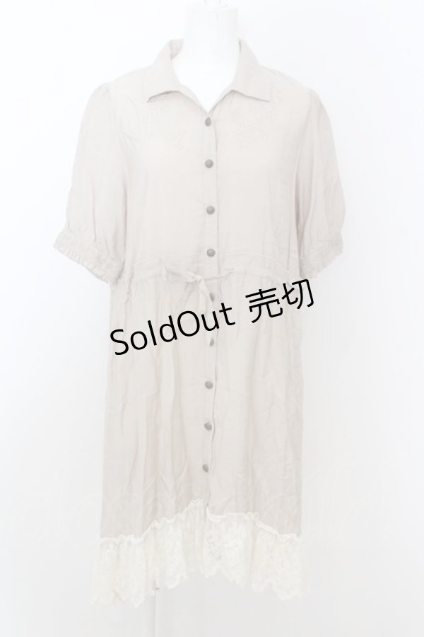 画像1: 【SALE】axes femme / 刺繍イレヘムシャツチュニック M グレージュ O-23-10-21-004-AX-OP-YM-ZT148 (1)