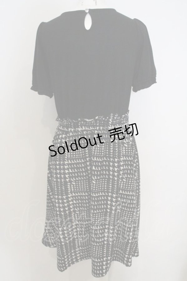 画像2: 【SALE】axes femme / 千鳥格子切替ワンピース  クロ×シロ O-23-11-18-107-AX-OP-IG-ZT311 (2)