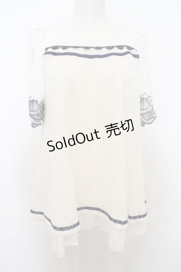 画像1: 【SALE】axes femme / シェル刺繍オフショルトップス M キナリ O-23-12-22-089-AX-TO-OW-ZT354 (1)