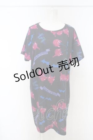 画像: 【SALE】Kawaii Holic / Sweet Devils Cherry総柄ワンピースTシャツ  クロ×ピンク O-23-12-29-076-PU-TO-OW-ZH