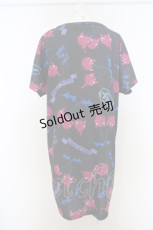 画像2: 【SALE】Kawaii Holic / Sweet Devils Cherry総柄ワンピースTシャツ  クロ×ピンク O-23-12-29-076-PU-TO-OW-ZH (2)