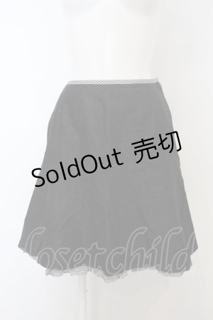 画像: 【SALE】Jane Marple /ギンガムチェックとデニムのリバーシブルスカート - シロ?クロ?インディゴ O-23-12-29-029-JM-SK-IG-ZT378