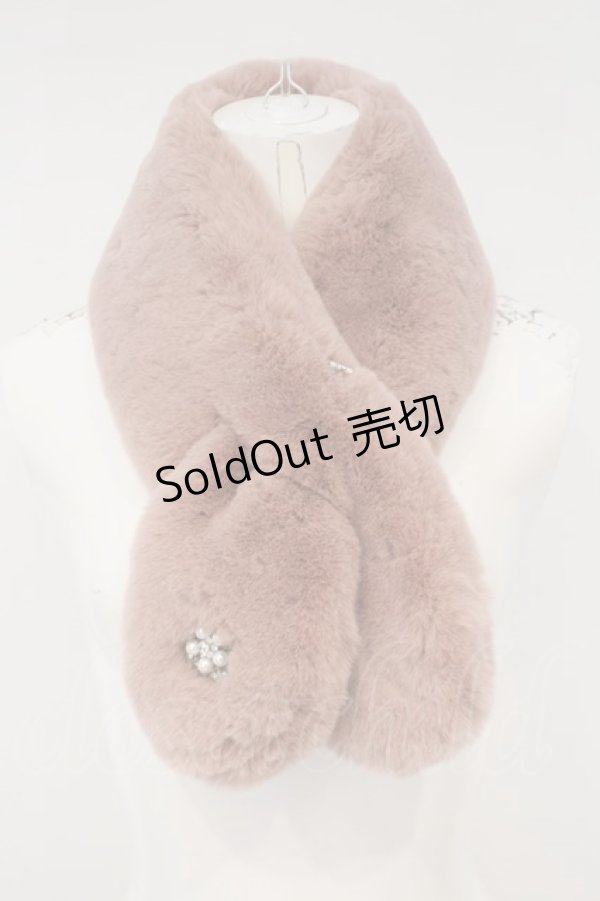 画像1: axes femme / ブローチ付きファーティペット  ピンク O-24-01-19-080-AX-ZA-IG-ZT334 (1)