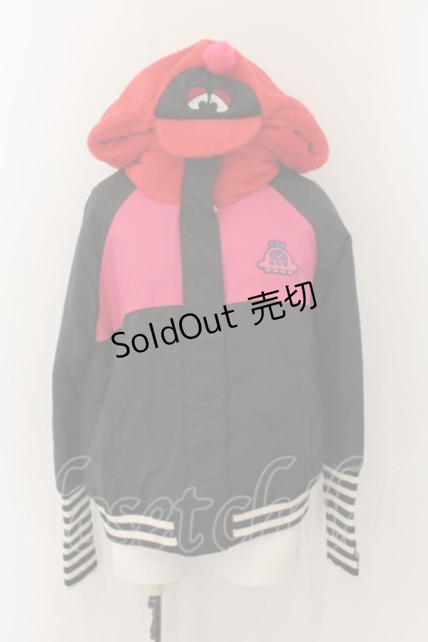 画像1: Candy Stripper / UFOワッペンジャンパー 2 ブラック×ピンク×レッド×ホワイト O-24-05-24-119-PU-CO-OW-ZT-C016 (1)