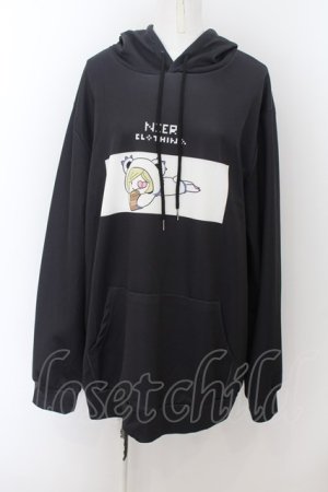 画像: NieR Clothing / プリントプルパーカー  ブラック O-24-07-08-1001-PU-TO-KB-ZT321