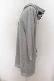 画像2: NieR Clothing / GAOMARUロングパーカーワンピース  グレー O-24-07-08-1047-PU-OP-AS-ZI (2)
