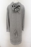 画像3: NieR Clothing / GAOMARUロングパーカーワンピース  グレー O-24-07-08-1047-PU-OP-AS-ZI (3)