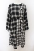 画像1: NieR Clothing / SIDE OPENブロッキングワンピース F  O-24-07-08-1023-PU-OP-SZ-ZI (1)